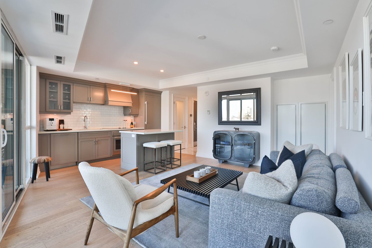 304-2060 Lakeshore Road, Burlington