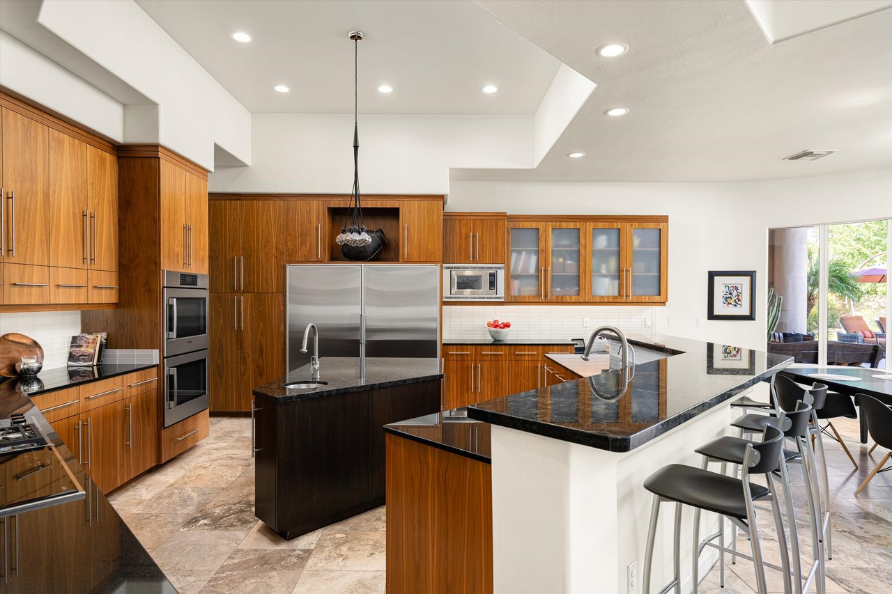 7124 E FOOTHILL Drive