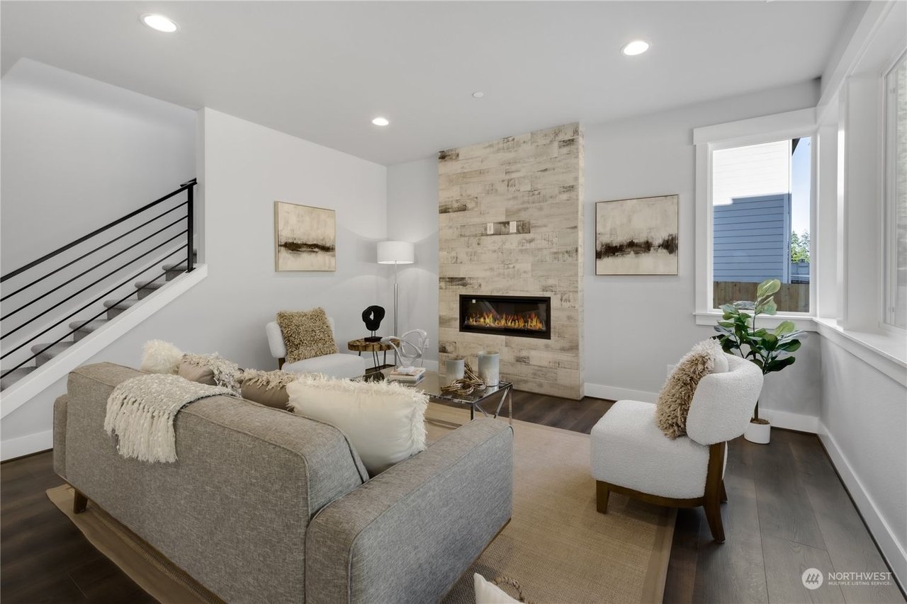 5723 207th Pl SW