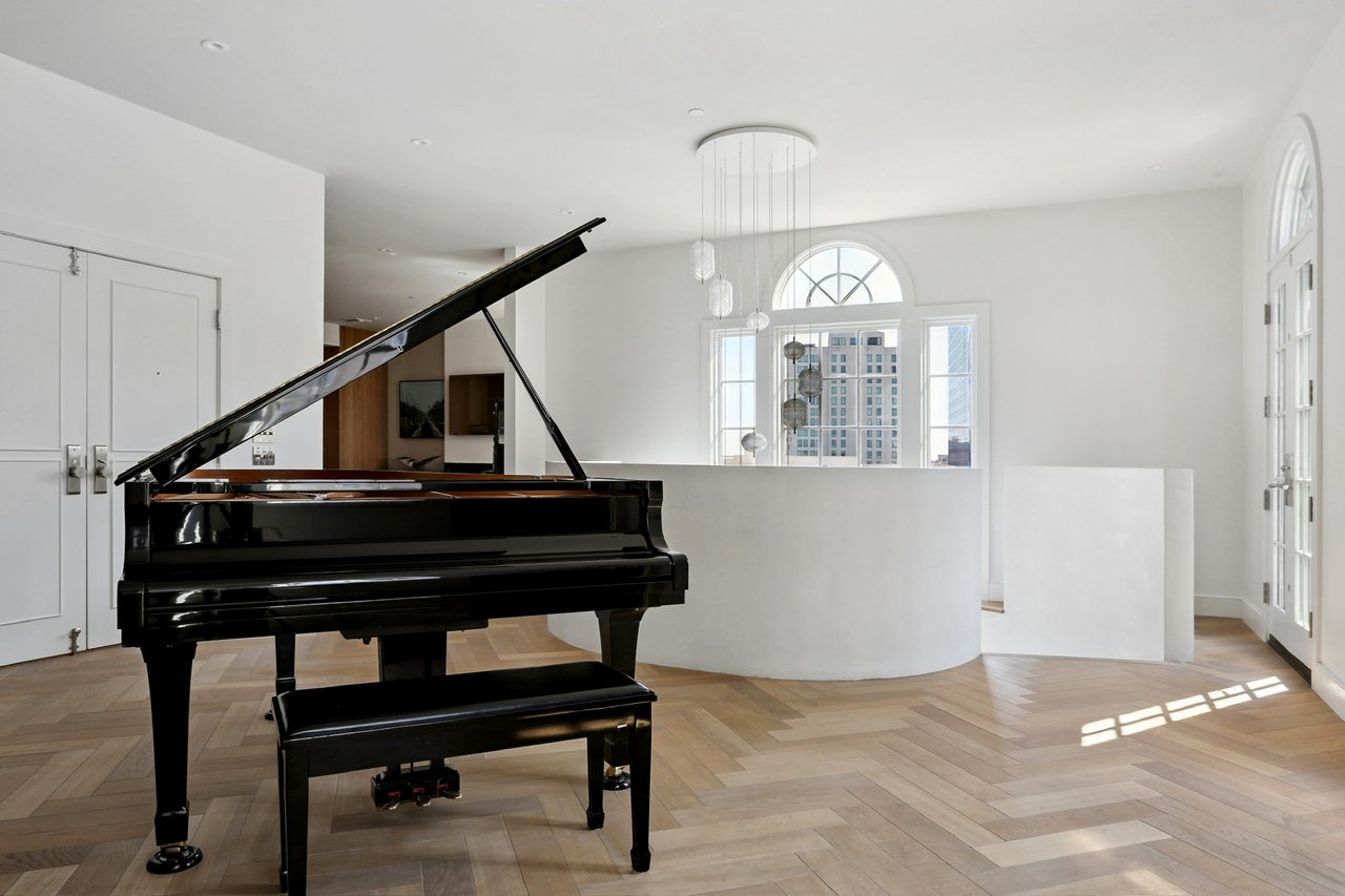 416 Common Street PHB