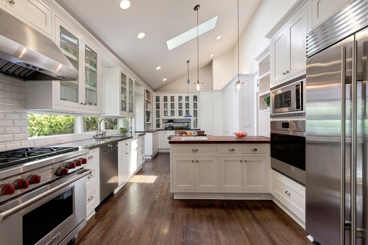 1024 Stearns Dr, Beverly Grove