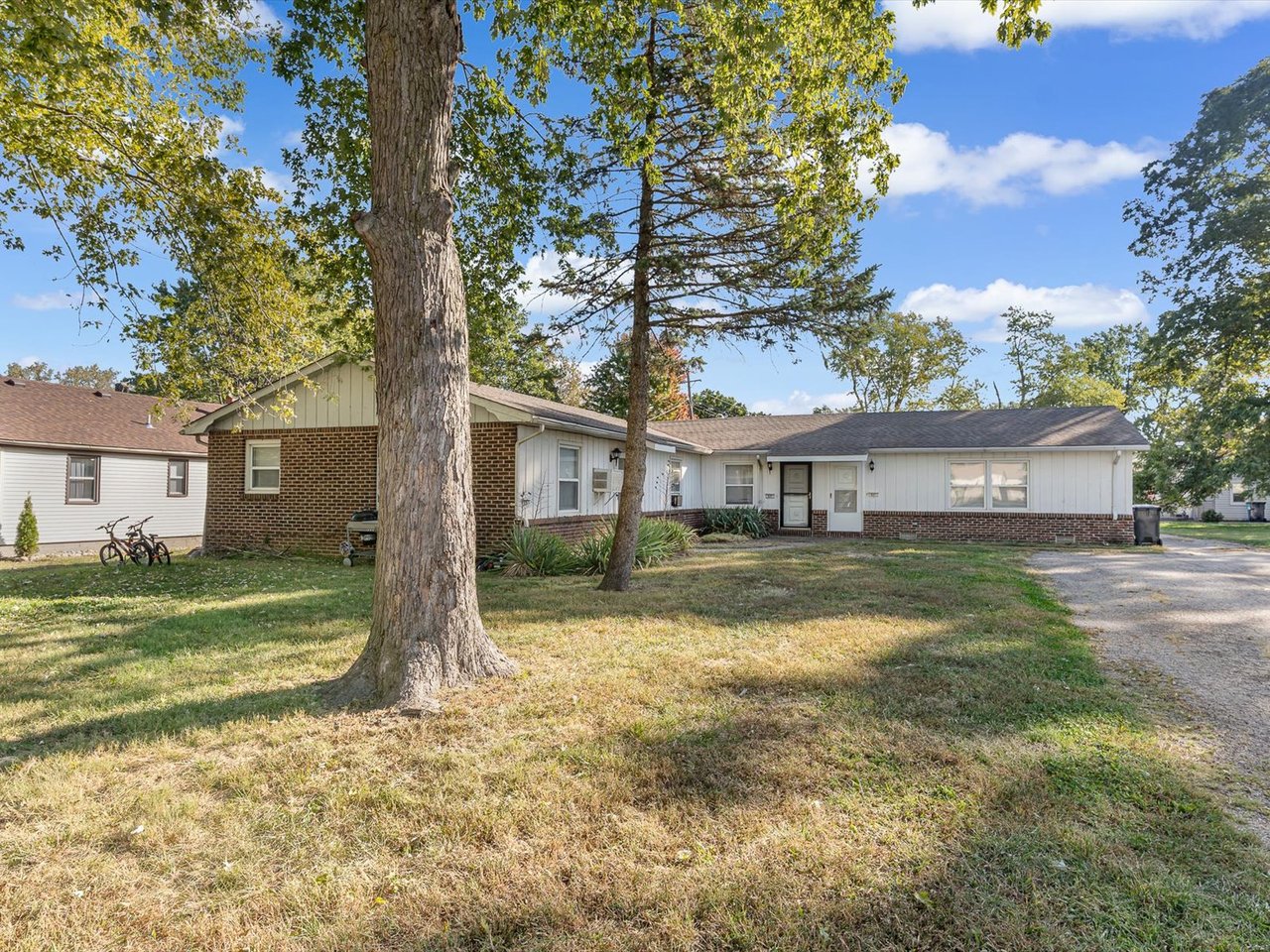 Prime Fairview Heights Triplex – Live for Less or Boost Your Cash Flow!