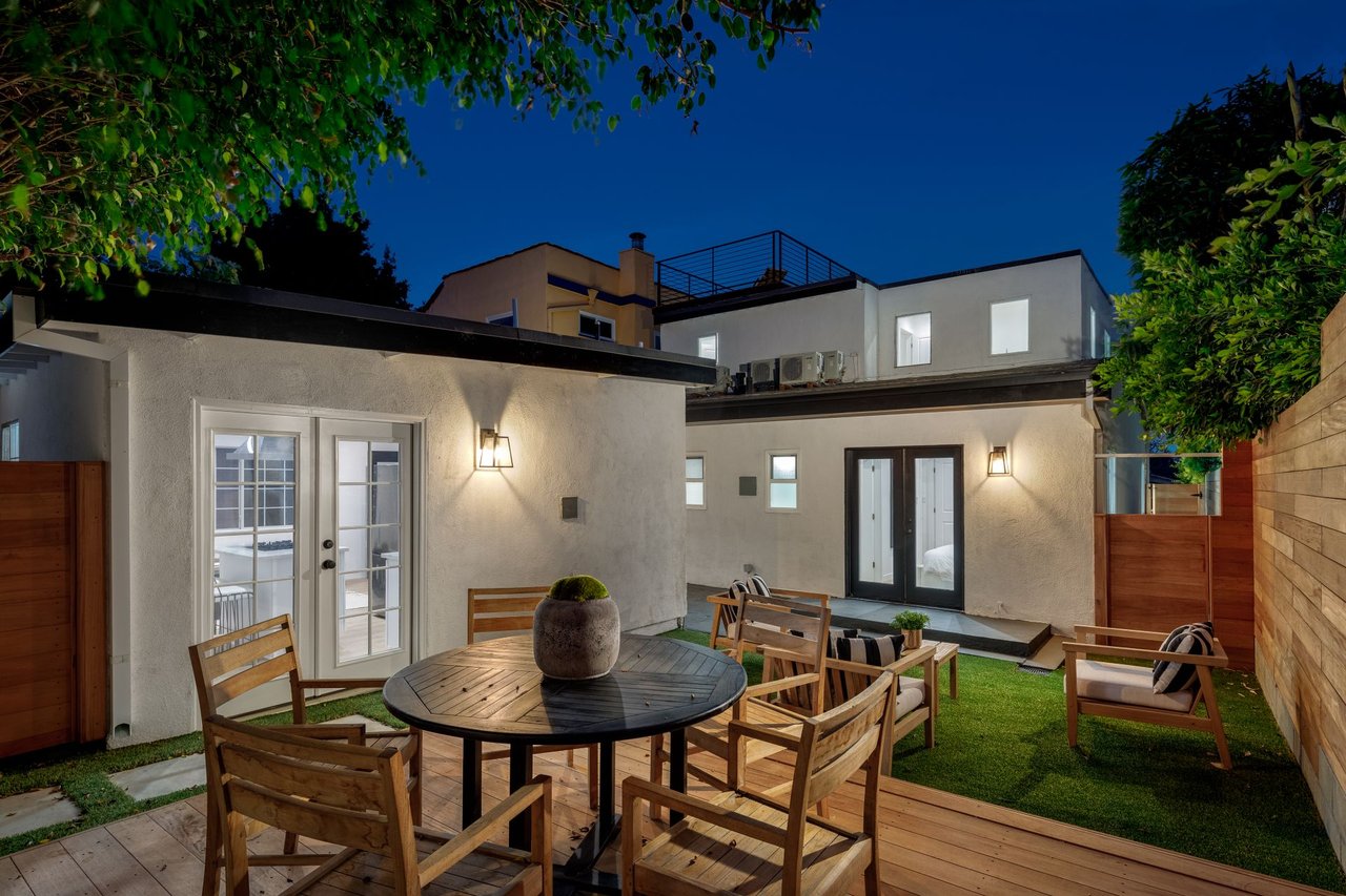 574 Mount Holyoke Ave