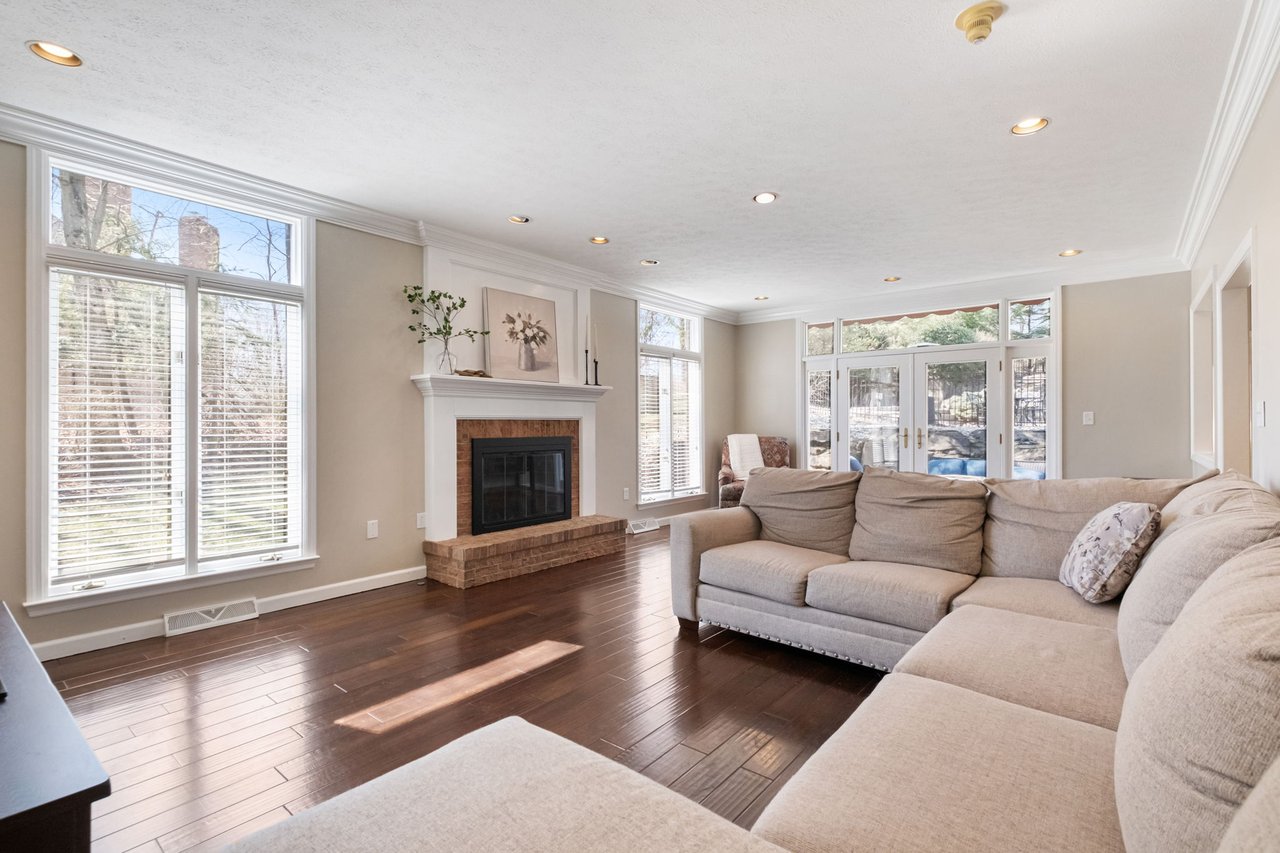 913 Highlander Circle