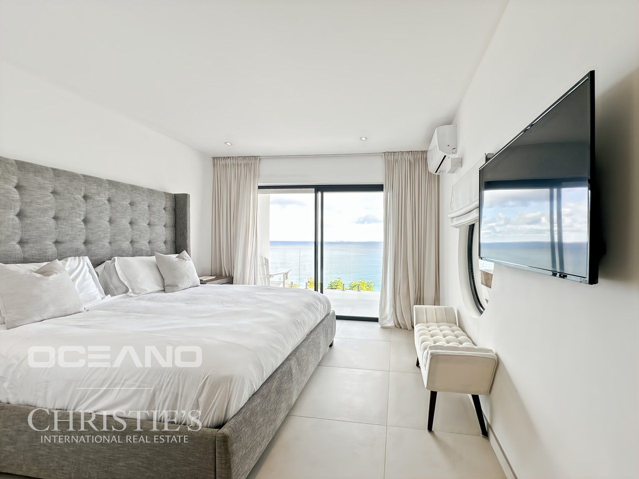 Cliffside Villa - Mont Rouge