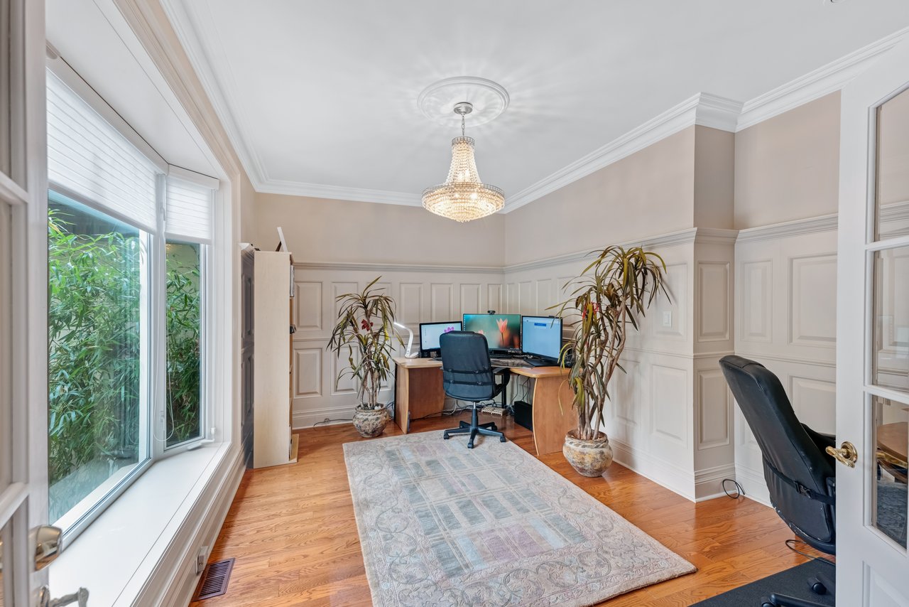 2126 Parker Dr