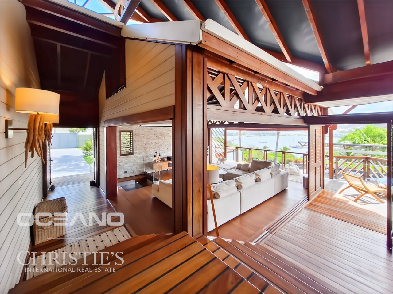 Magnificent sea-view villa + 3 bungalows