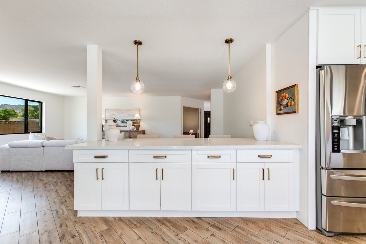 3020 E Mission Lane