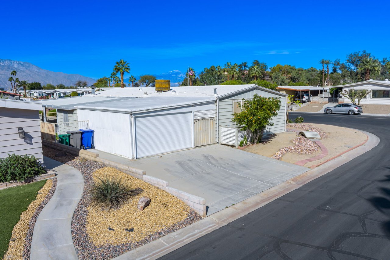 73257 Desert Greens Drive N