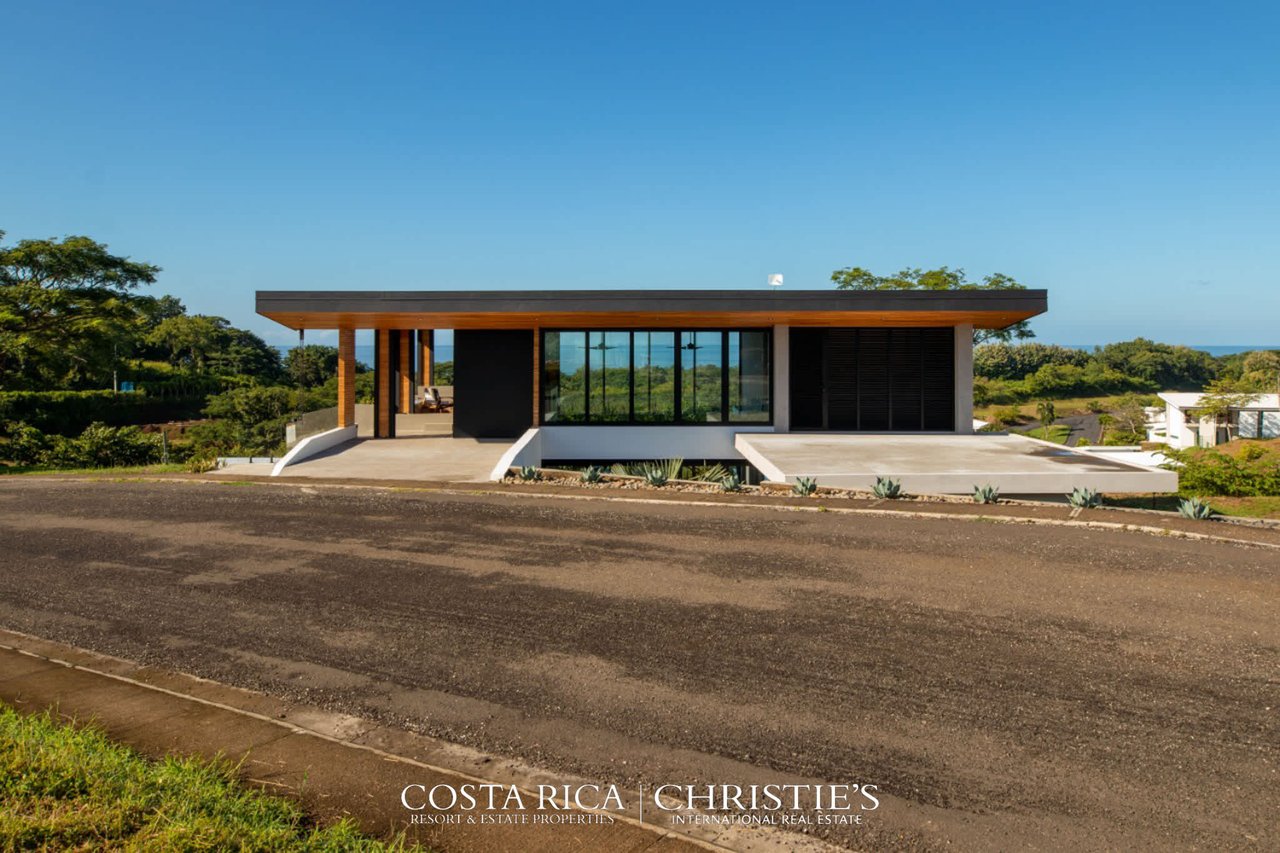 Tropical Luxury Ocean View Garden House Villa