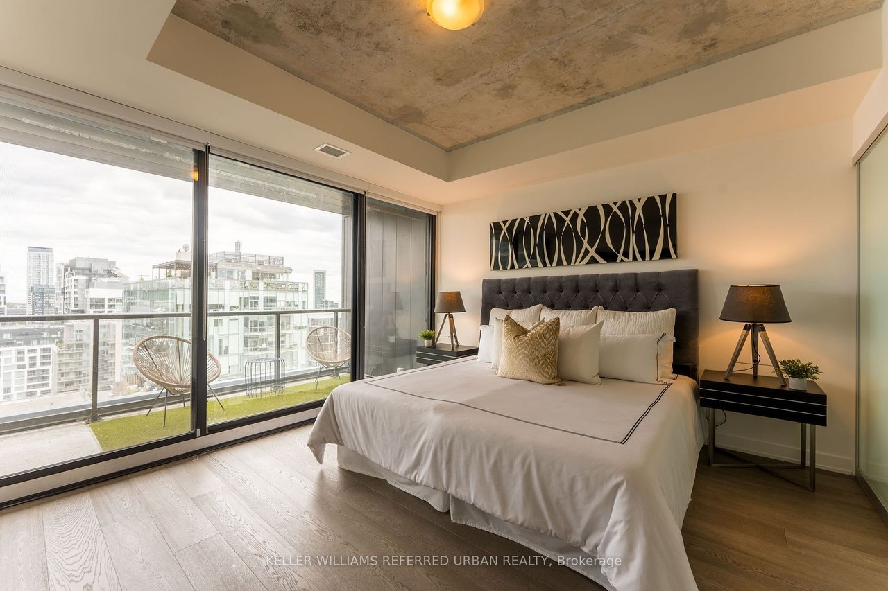 THOMPSON RESIDENCES 