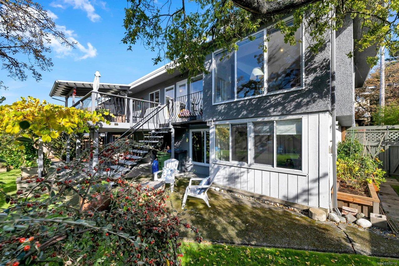 2105 Lorne Terr