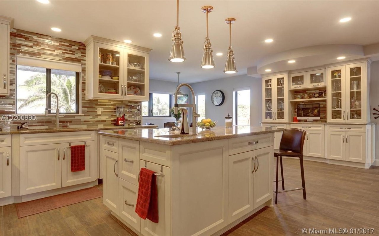 1223 Hillsboro Mile, #9