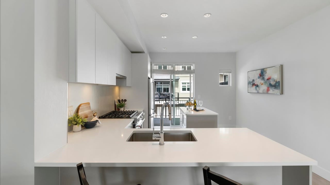21-2070 Oak Meadows Dr