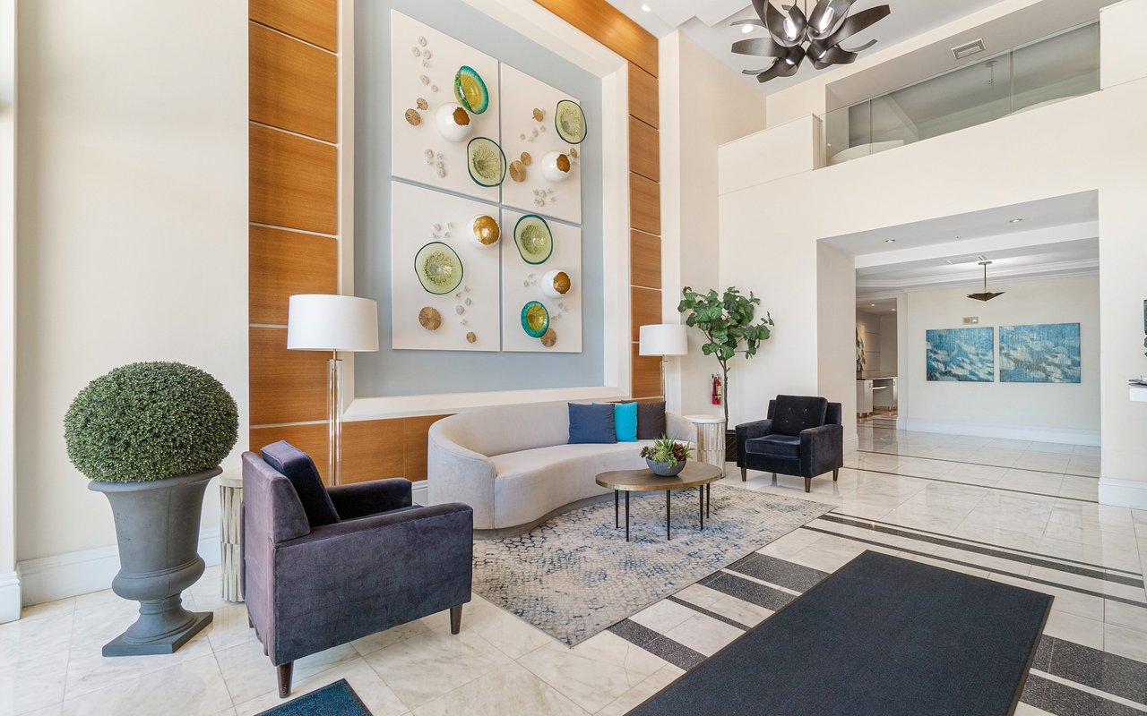 625 Casa Loma Blvd, #702