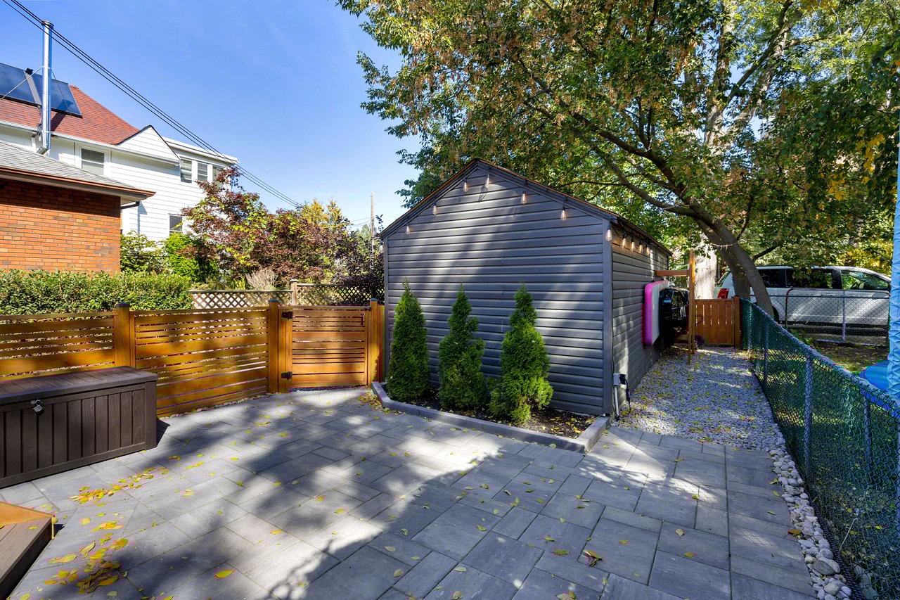 211 Lee Ave