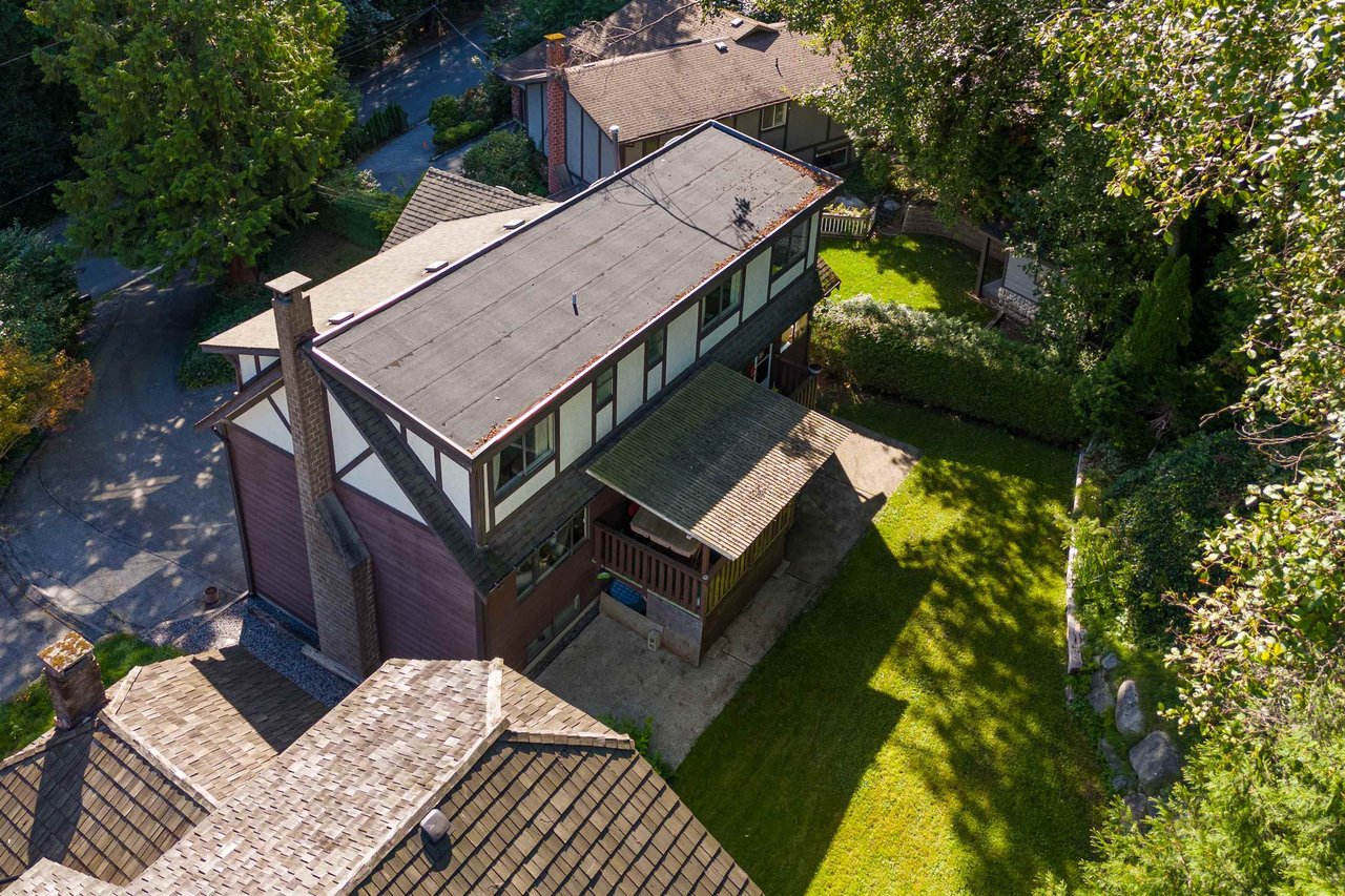 864 Wellington Dr