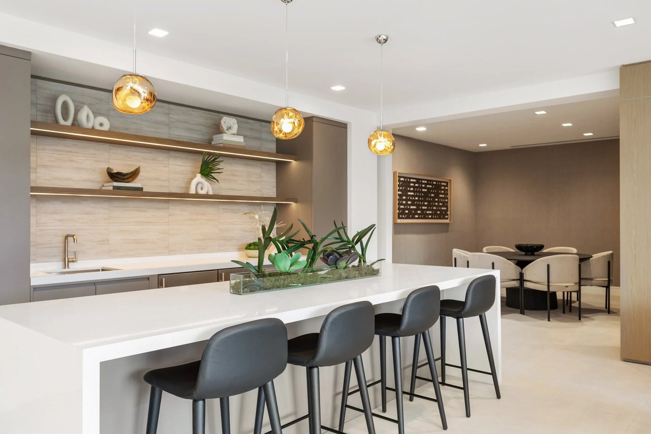 Arbor Coconut Grove social lounge kitchen and bar seating