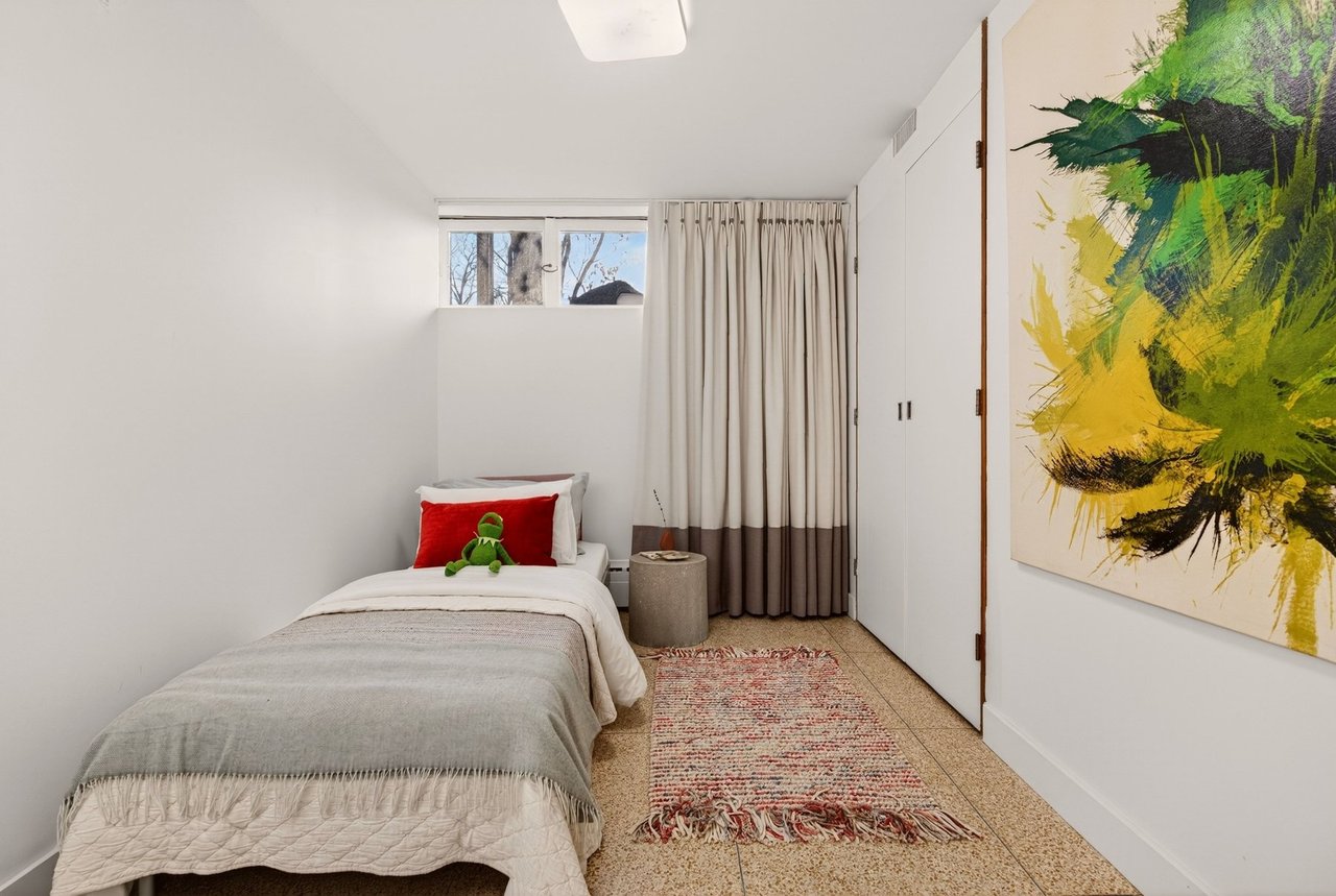 Inspiring MCM Residence