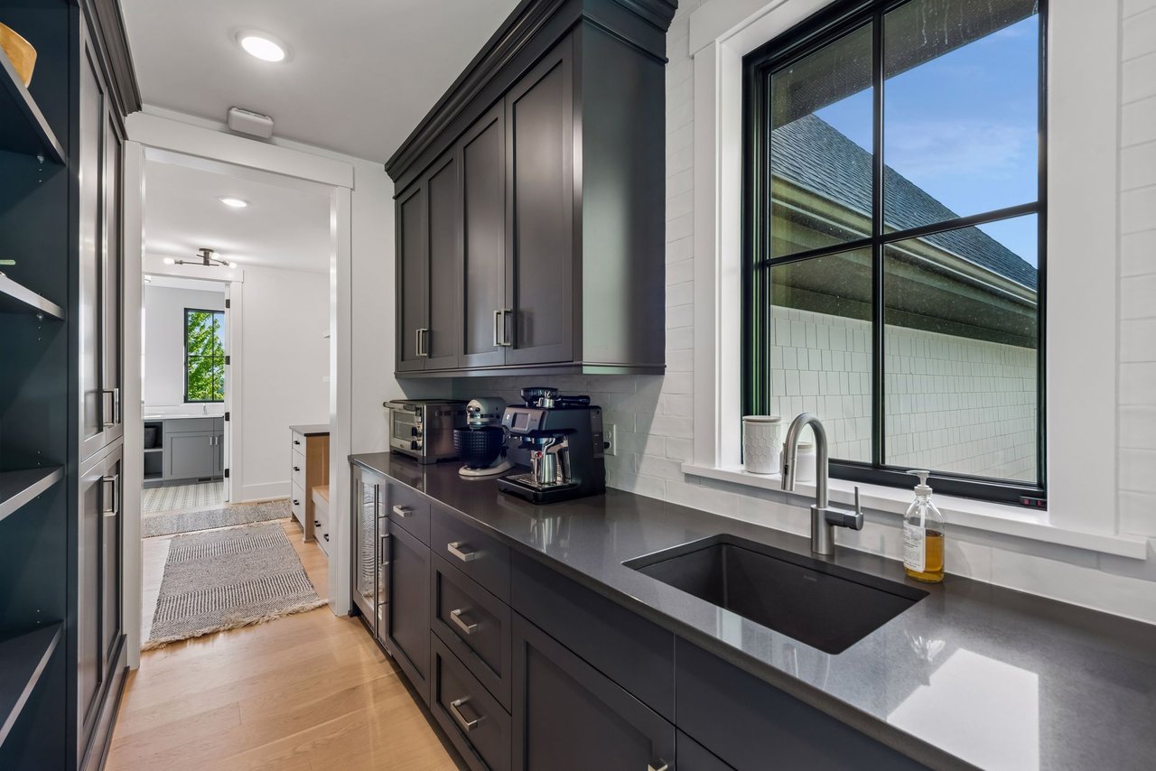 2888 Deer Hill Road, Medina