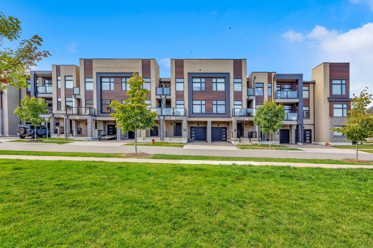 2544 Littlefield Crescent