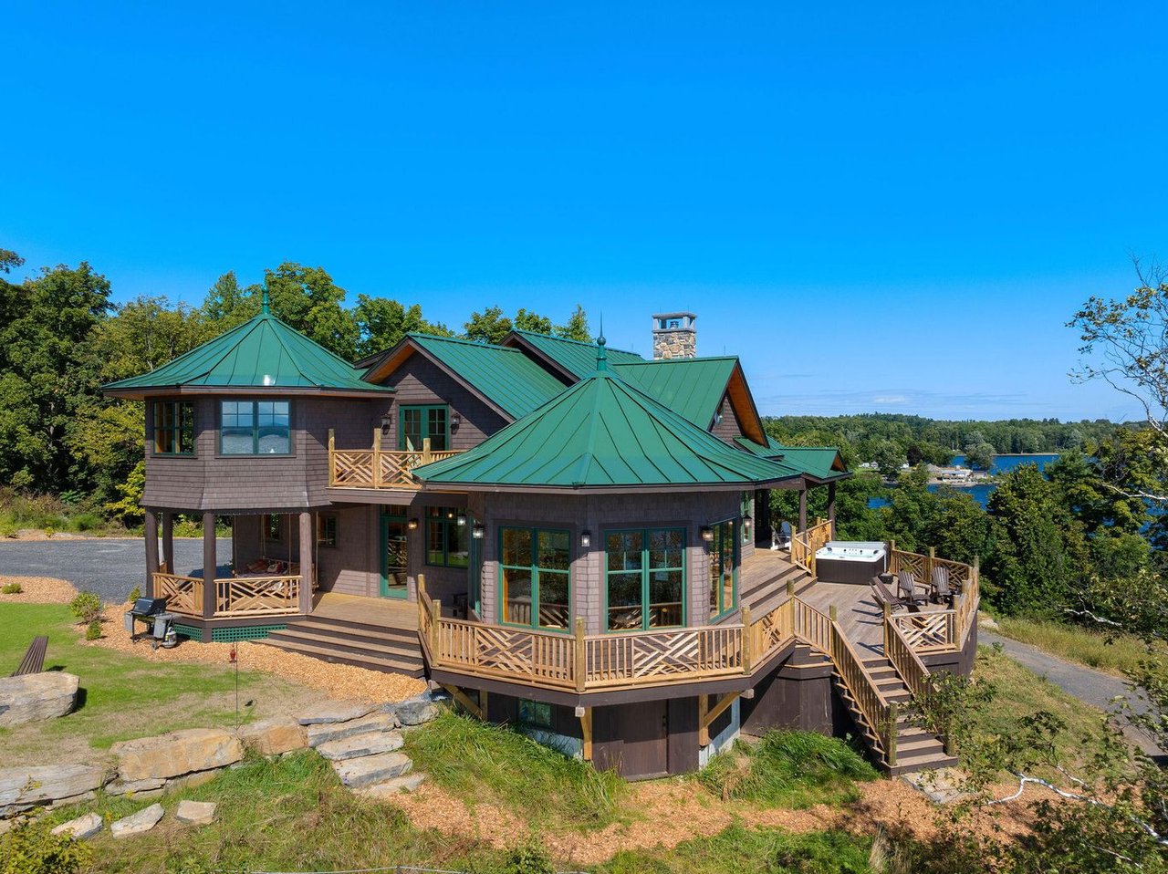 2226 Lake Shore Road