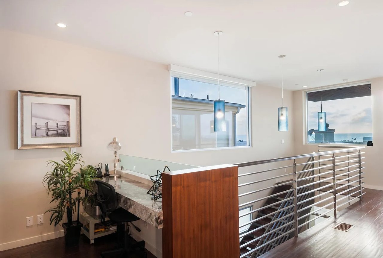 611 Bayview Dr