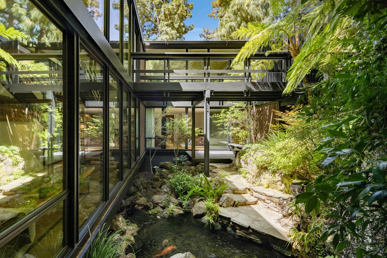 900 Napoli Dr