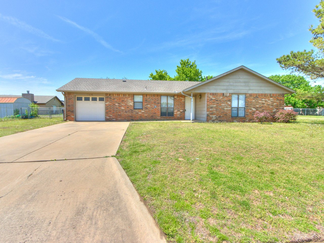 2416 Ellis Dr