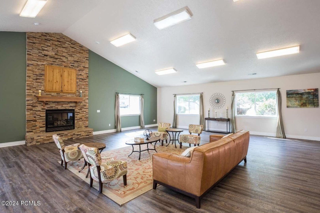 211 Greenfield Cir 103