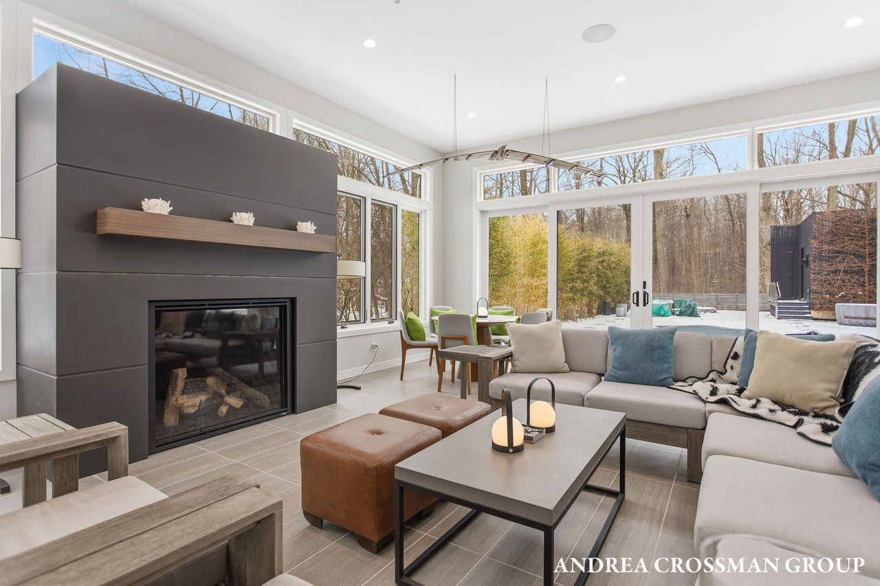 6919 Bendemeer Drive