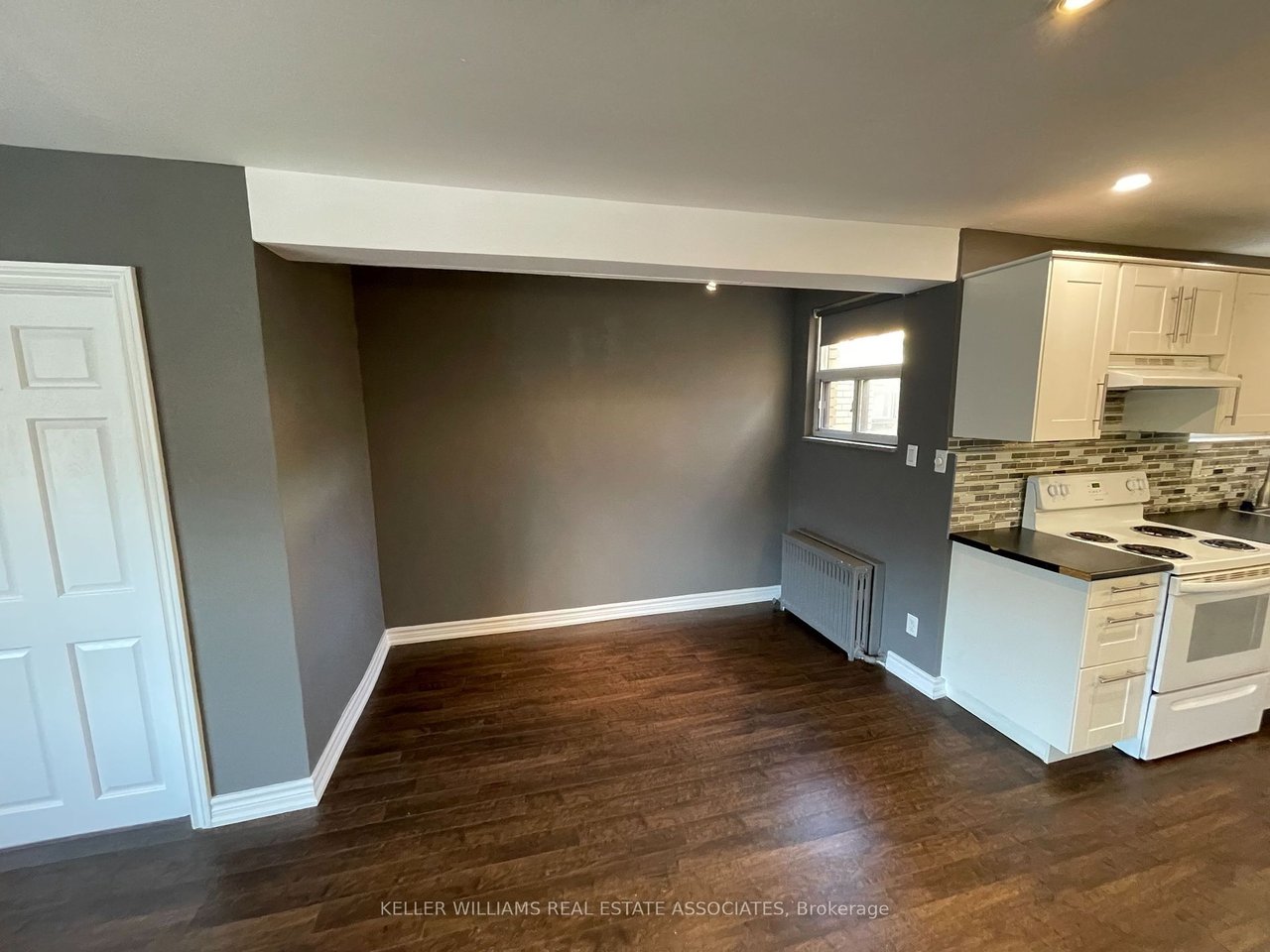 233 Lakeshore Rd E