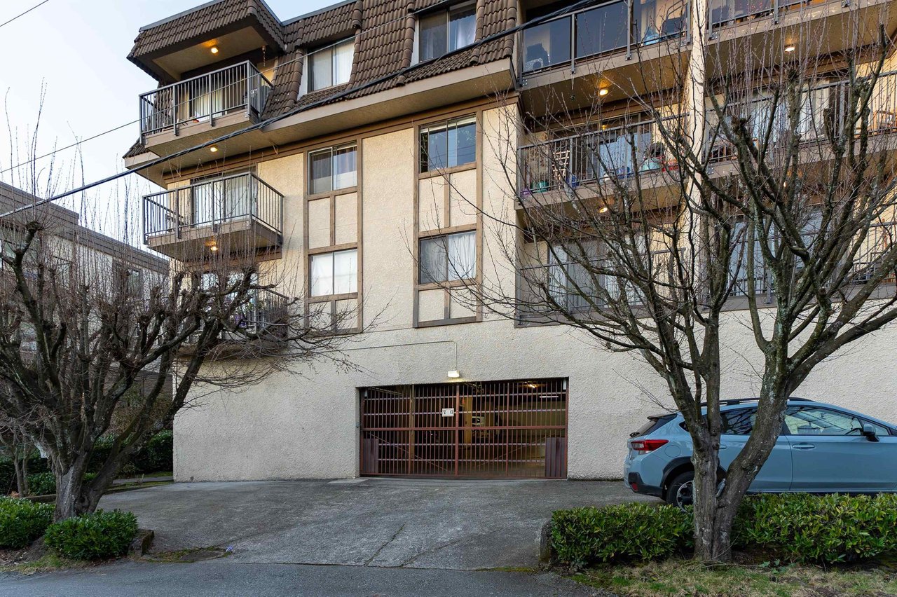 307 W 2nd St, #211