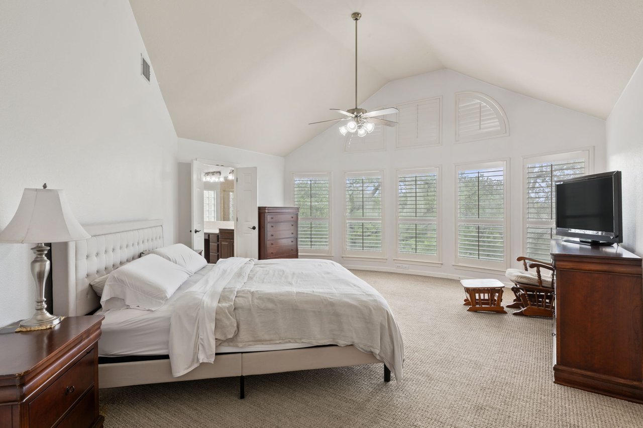Elegant Cul-de-Sac Retreat in Steiner Ranch with Main-Level Guest Suite