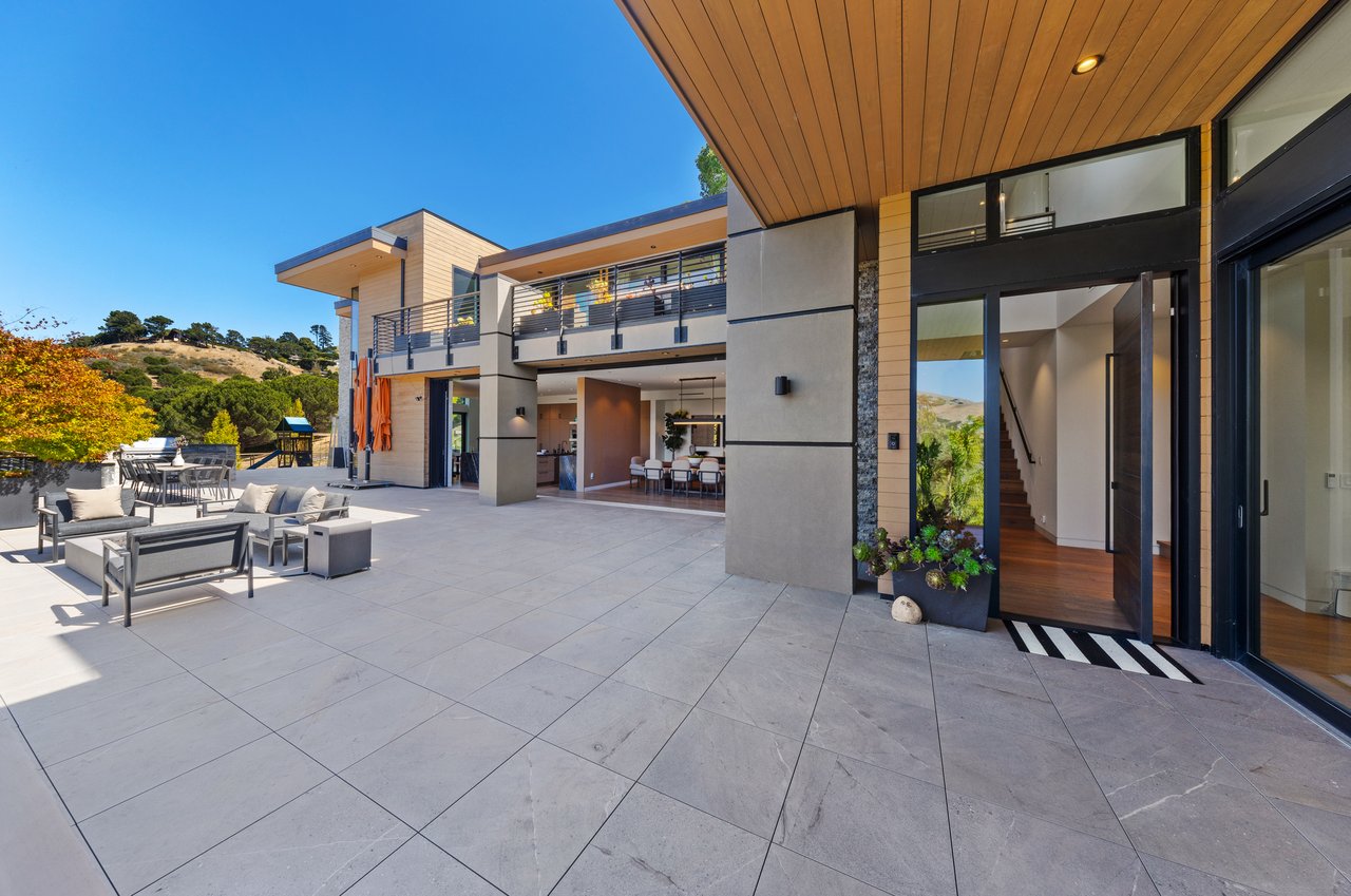 Modern Luxury - Completed in 2020