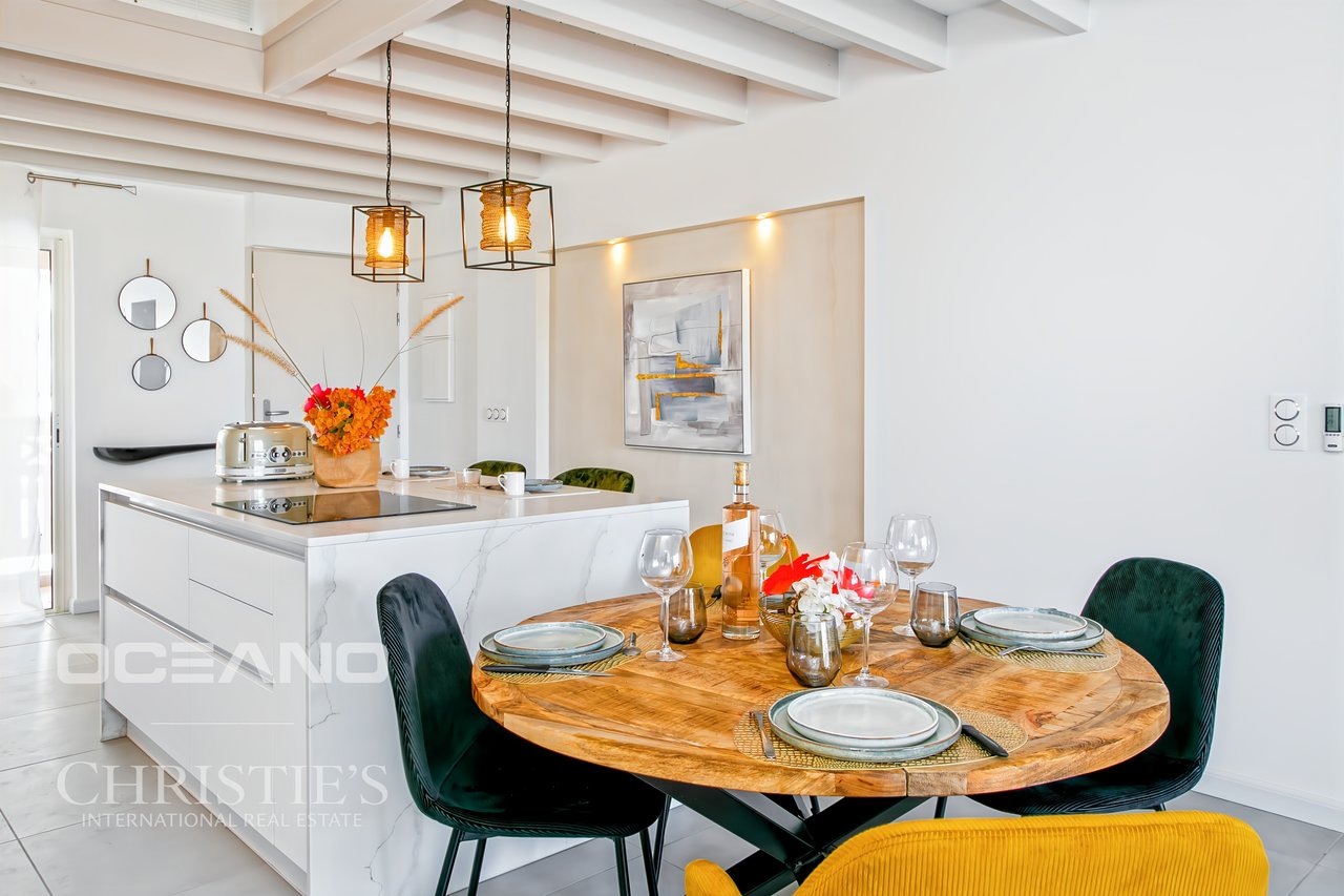 DUPLEX APARTMENT – ORIENT BAY | EXCLUSIVE LISTING