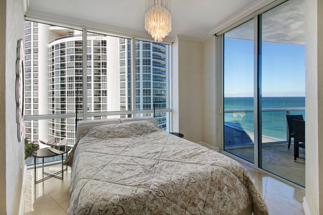 18101 Collins Ave #1109