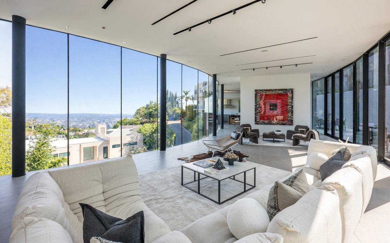 9277 Thrush Way, Sunset Strip