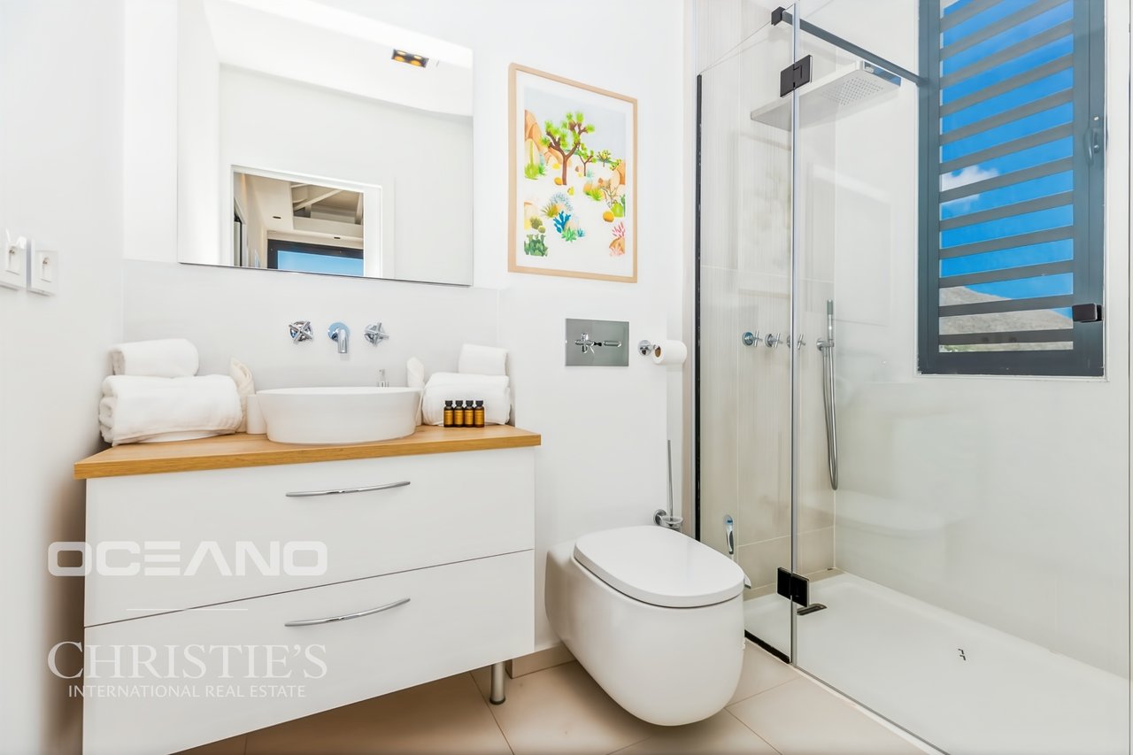 Modern Villa  - Hope Hill