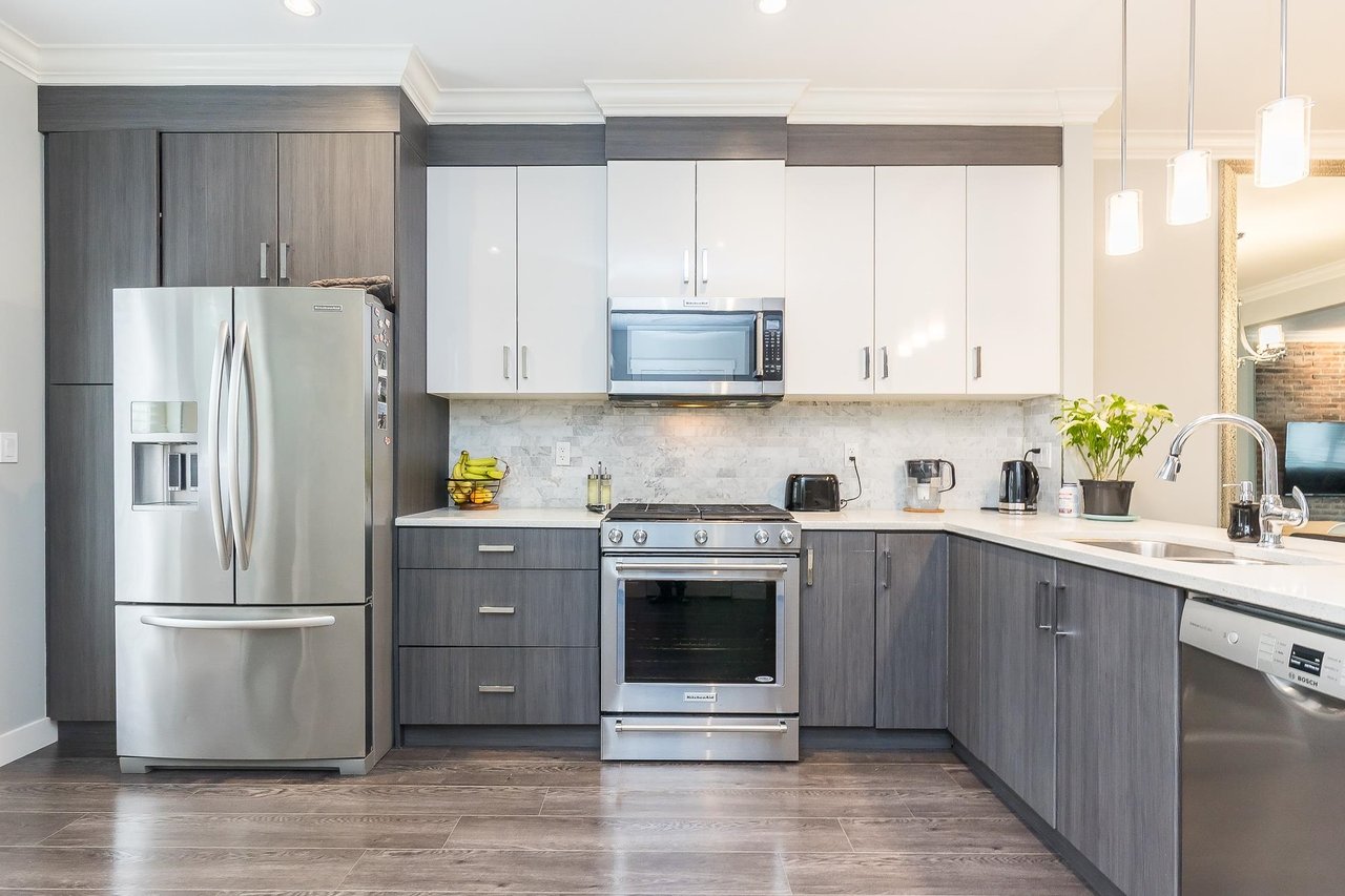 12-19097 64 Ave