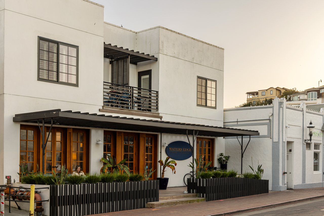 Luxury Condo with Sweeping Bay Views