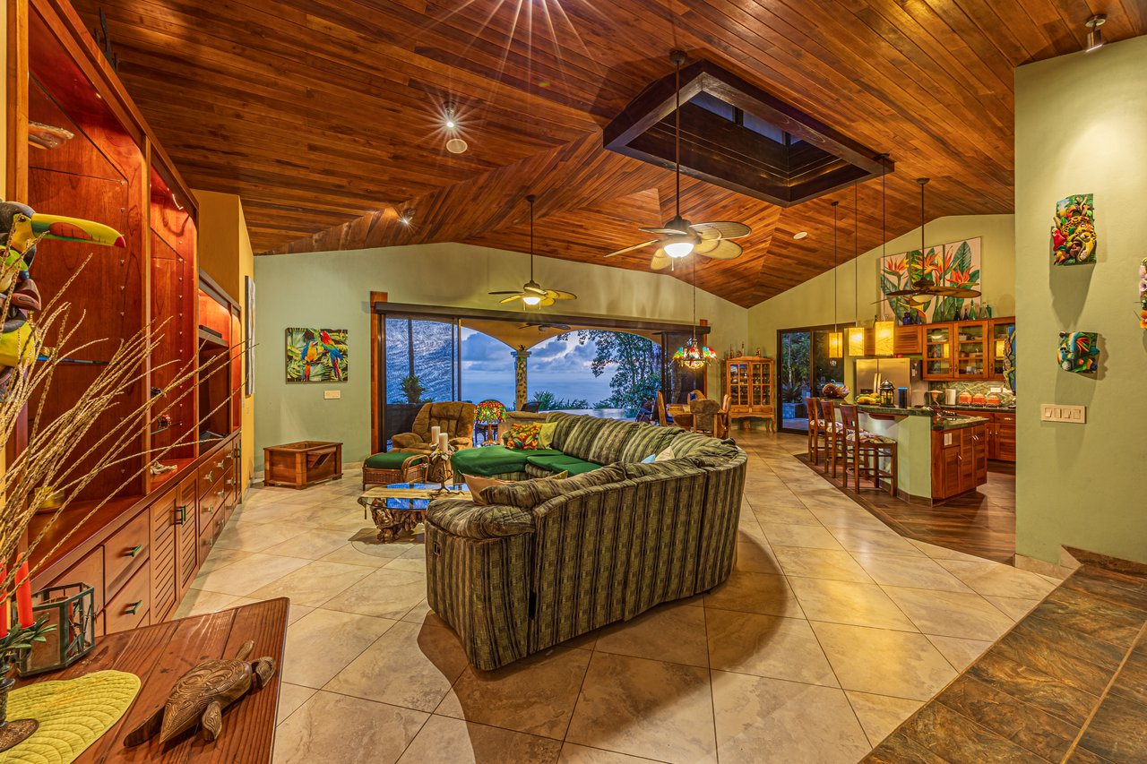 Costa Verde Estates Oceanview Home with Guest House