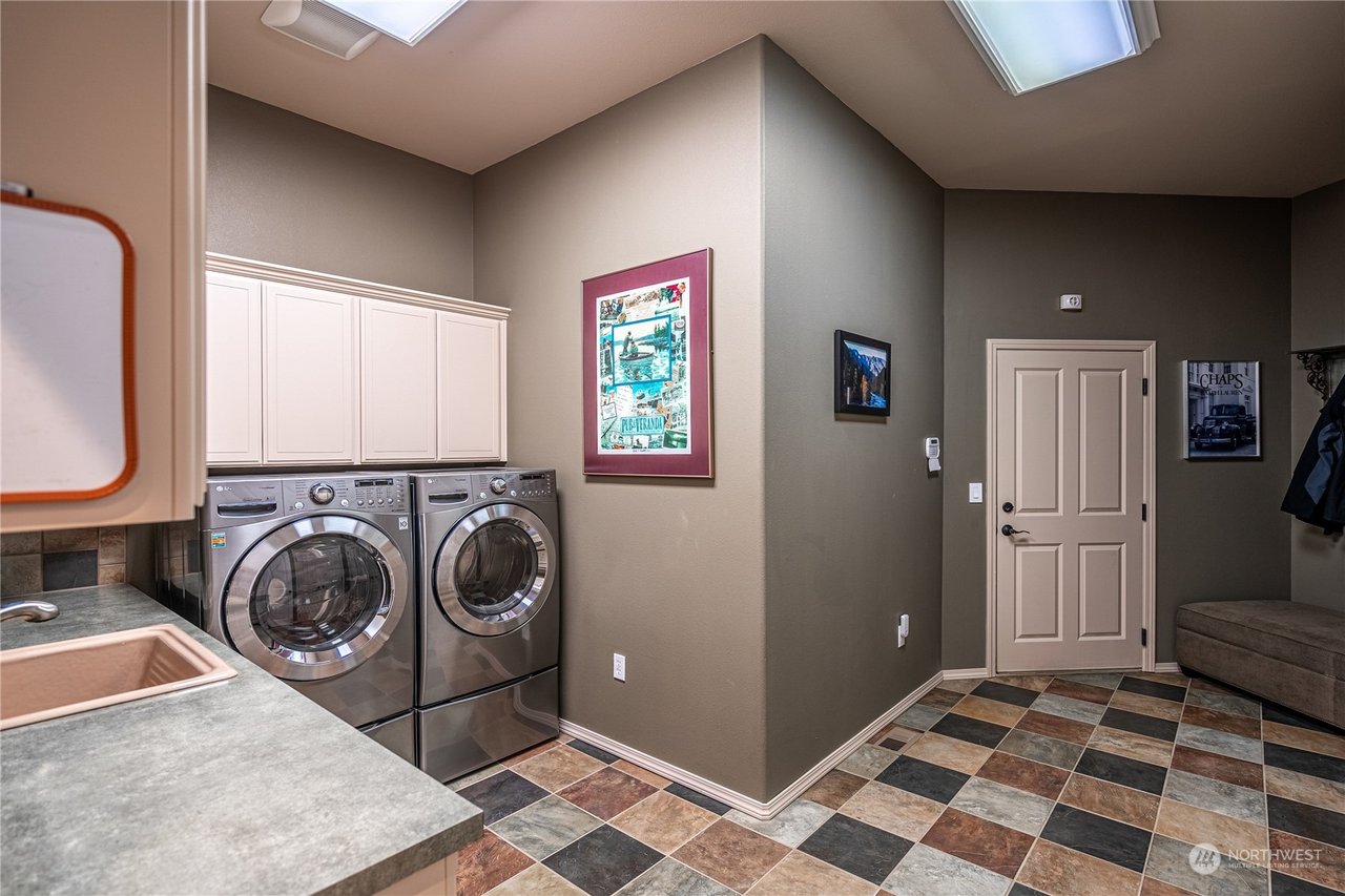 270 Bene Vista Ln
