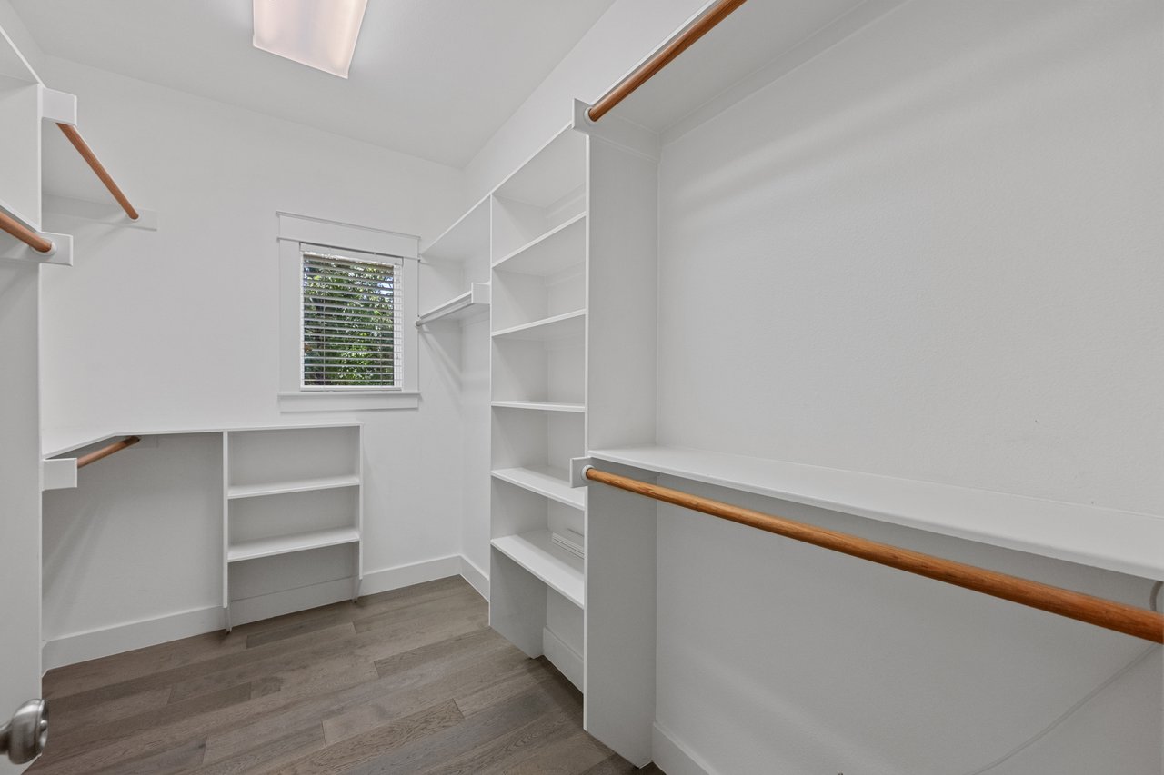 1403 W 12th Street #B