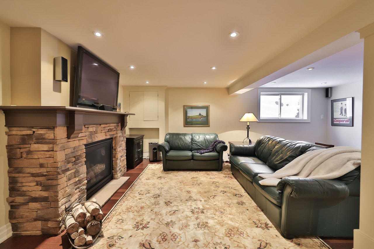 502 Bohemia Crescent, Oakville