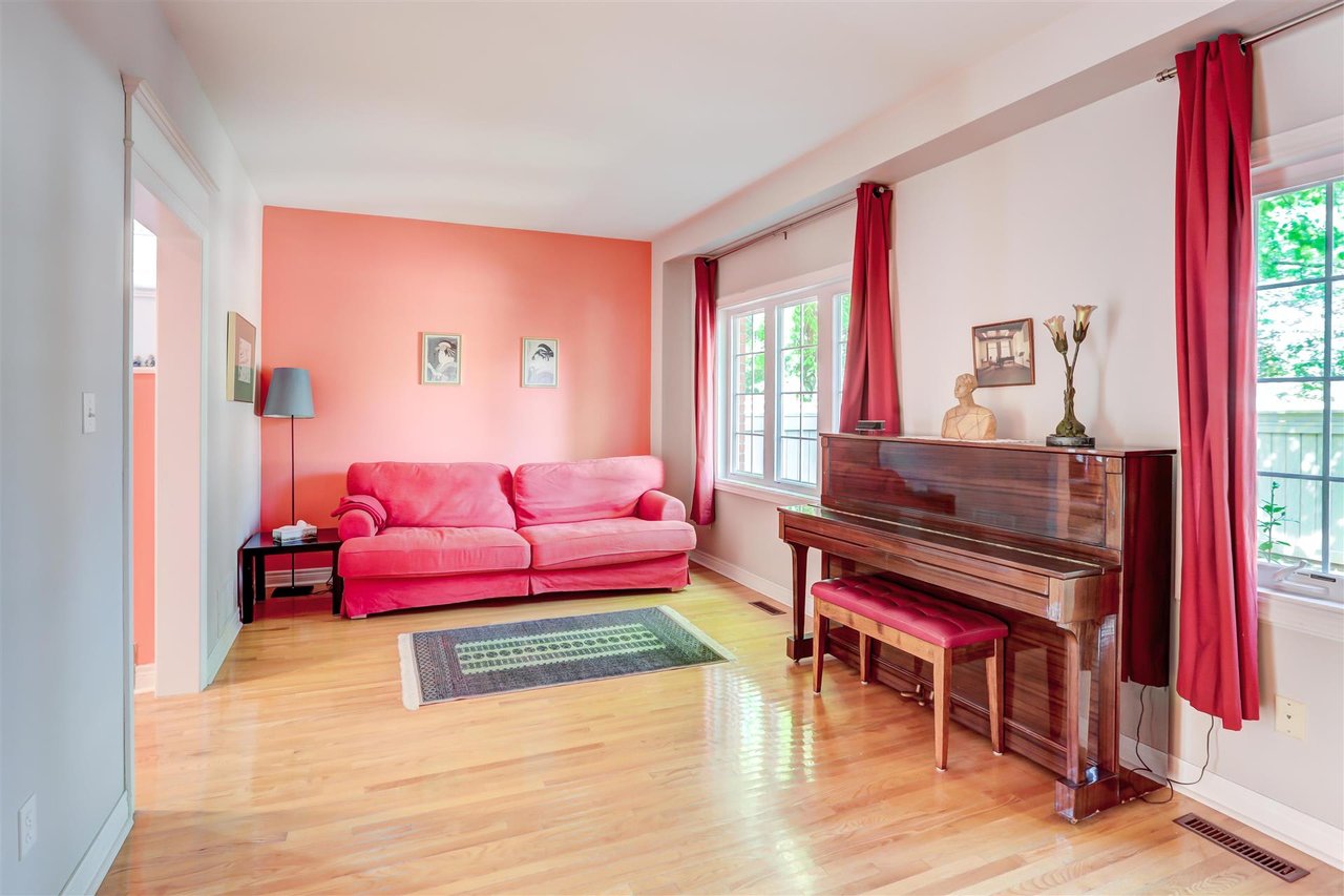 #109 - 190 Harding Blvd W