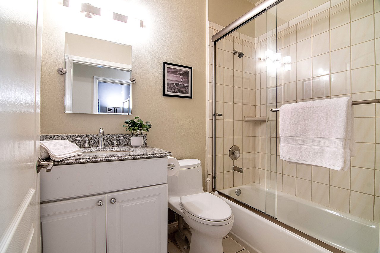 916 S. Shenandoah St. # 1