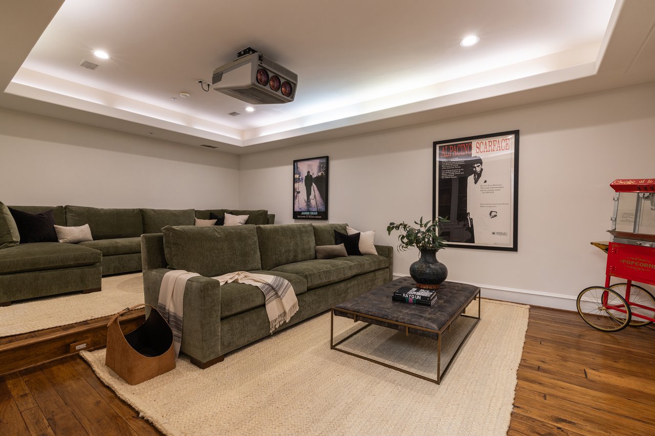 3364 Clerendon Rd, Beverly Hills