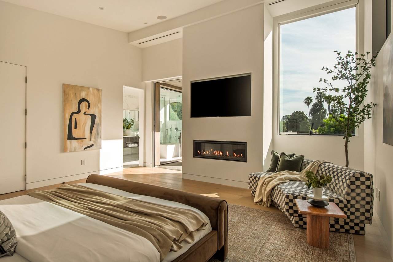 1845 Coldwater Canyon Dr