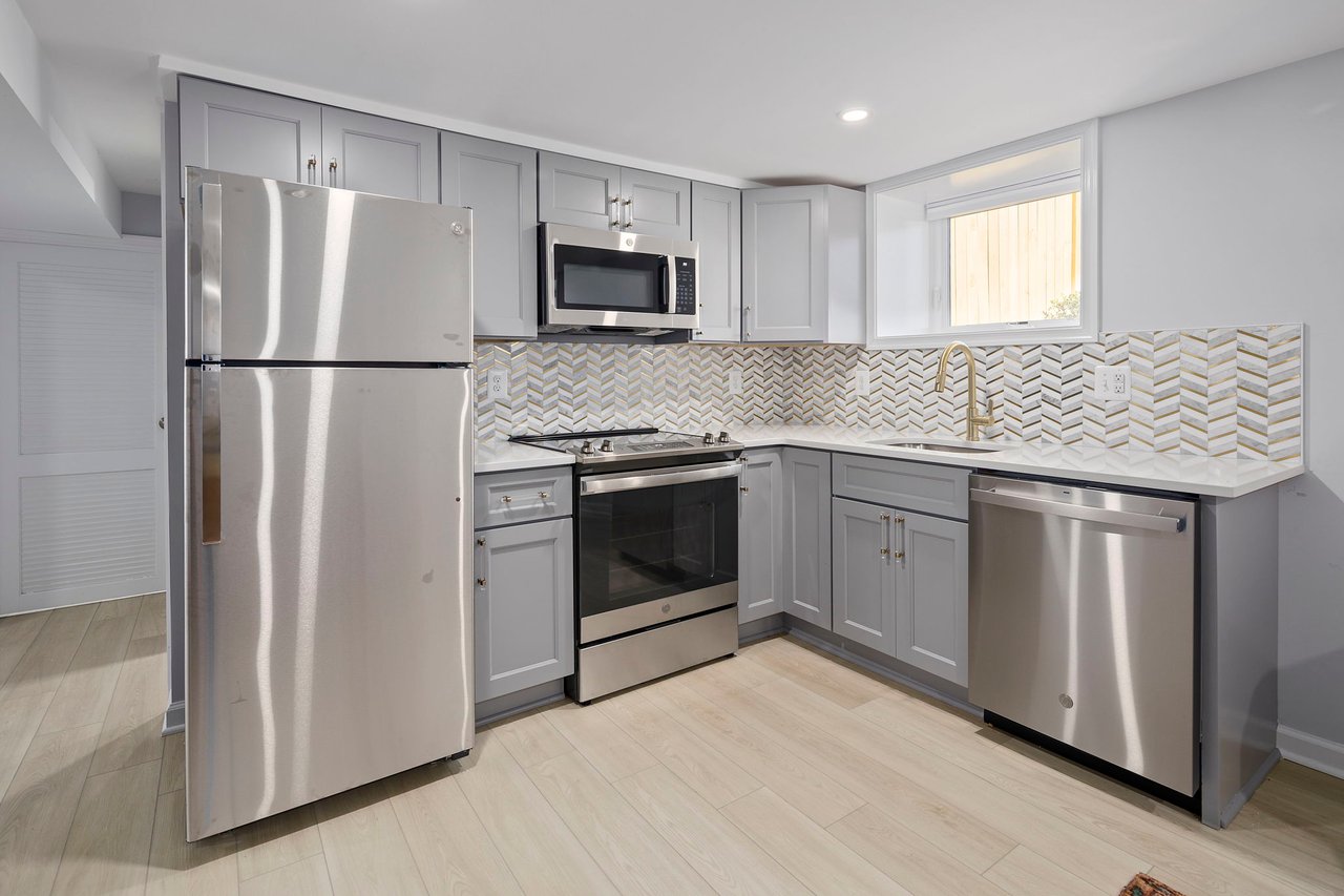 1501 Hamilton St NW